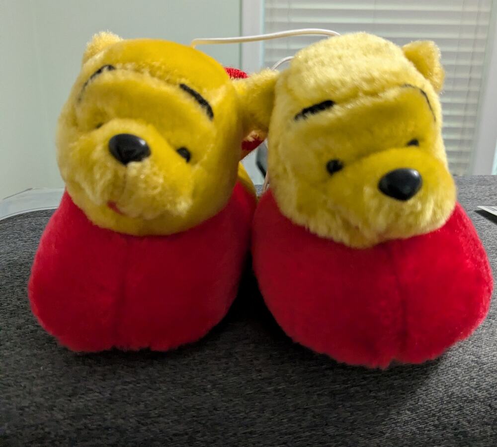 Winnie the Pooh Infant Slippers XXS 1-2 NWT